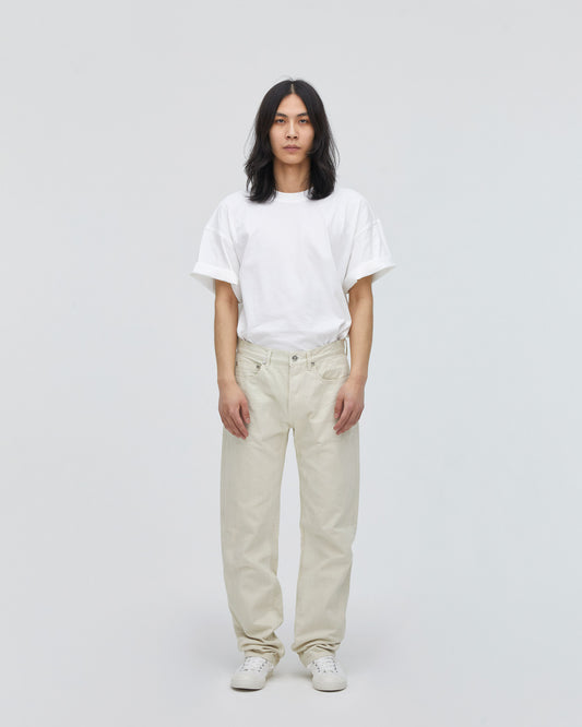 Standard Straight MODEL<br>フロントフィットスタイル<br>股下にスッキリと美しい三角形が見えるようにマチを施し立体的に仕上げています。