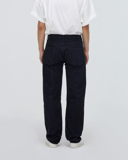 バックフィットスタイル<br>ヒップを包み込むように作った立体的なバックスタイルは小尻効果があります。