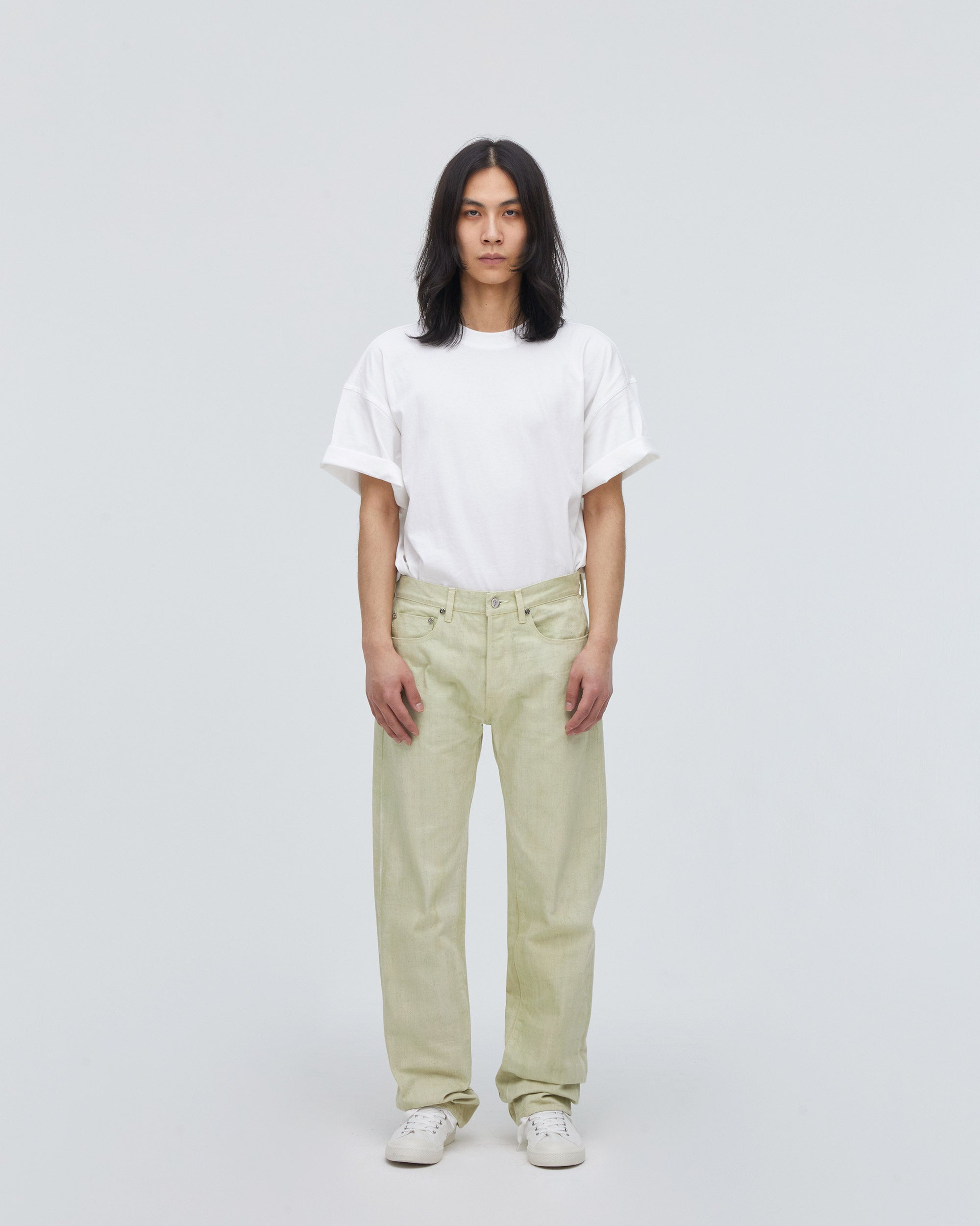 Standard Straight MODEL<br>フロントフィットスタイル<br>股下にスッキリと美しい三角形が見えるようにマチを施し立体的に仕上げています。