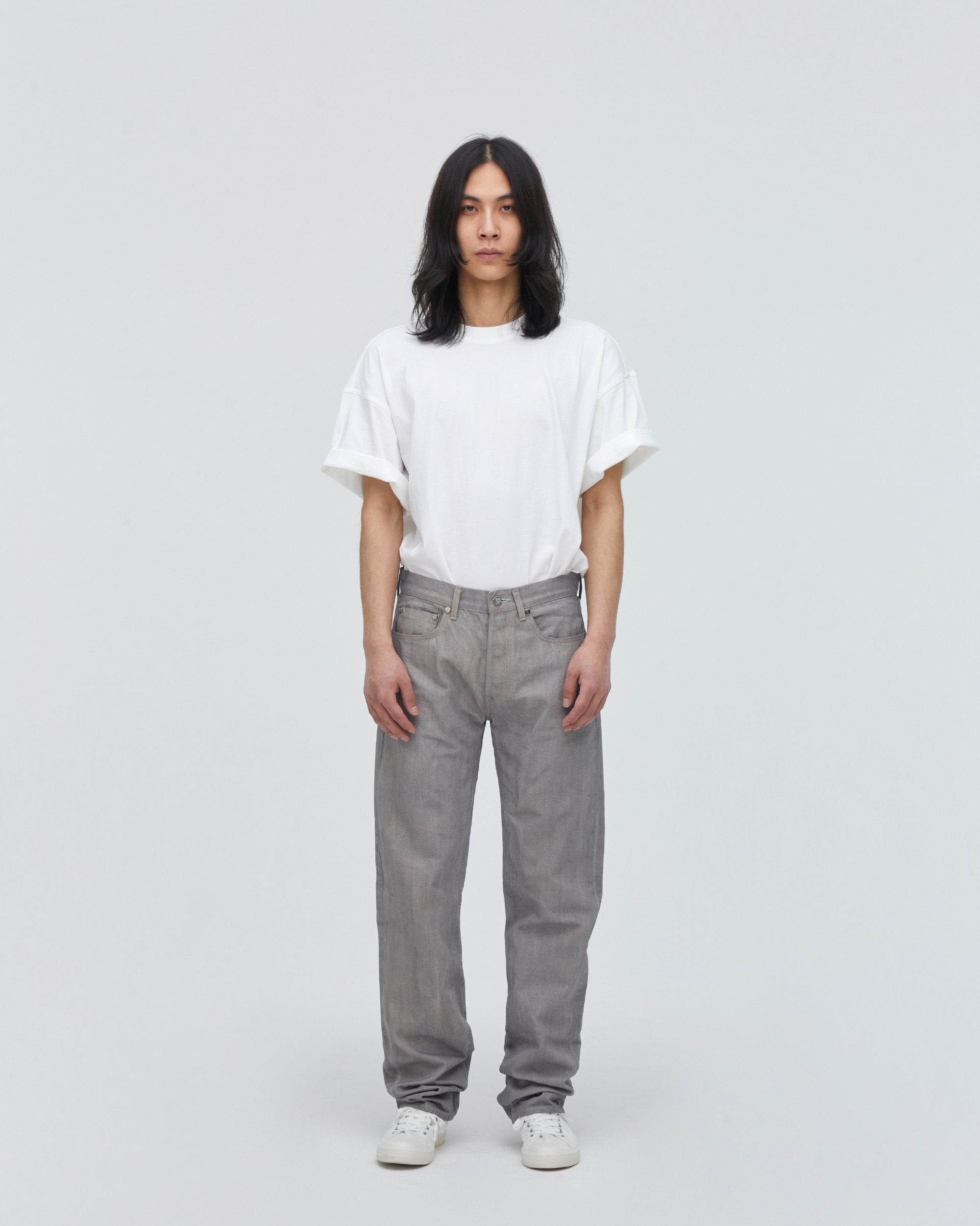 Standard Straight MODEL<br>フロントフィットスタイル<br>股下にスッキリと美しい三角形が見えるようにマチを施し立体的に仕上げています。