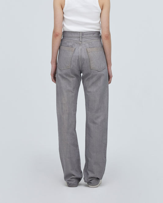 バックフィットスタイル<br>ヒップを包み込むように作った立体的なバックスタイルは小尻効果があります。