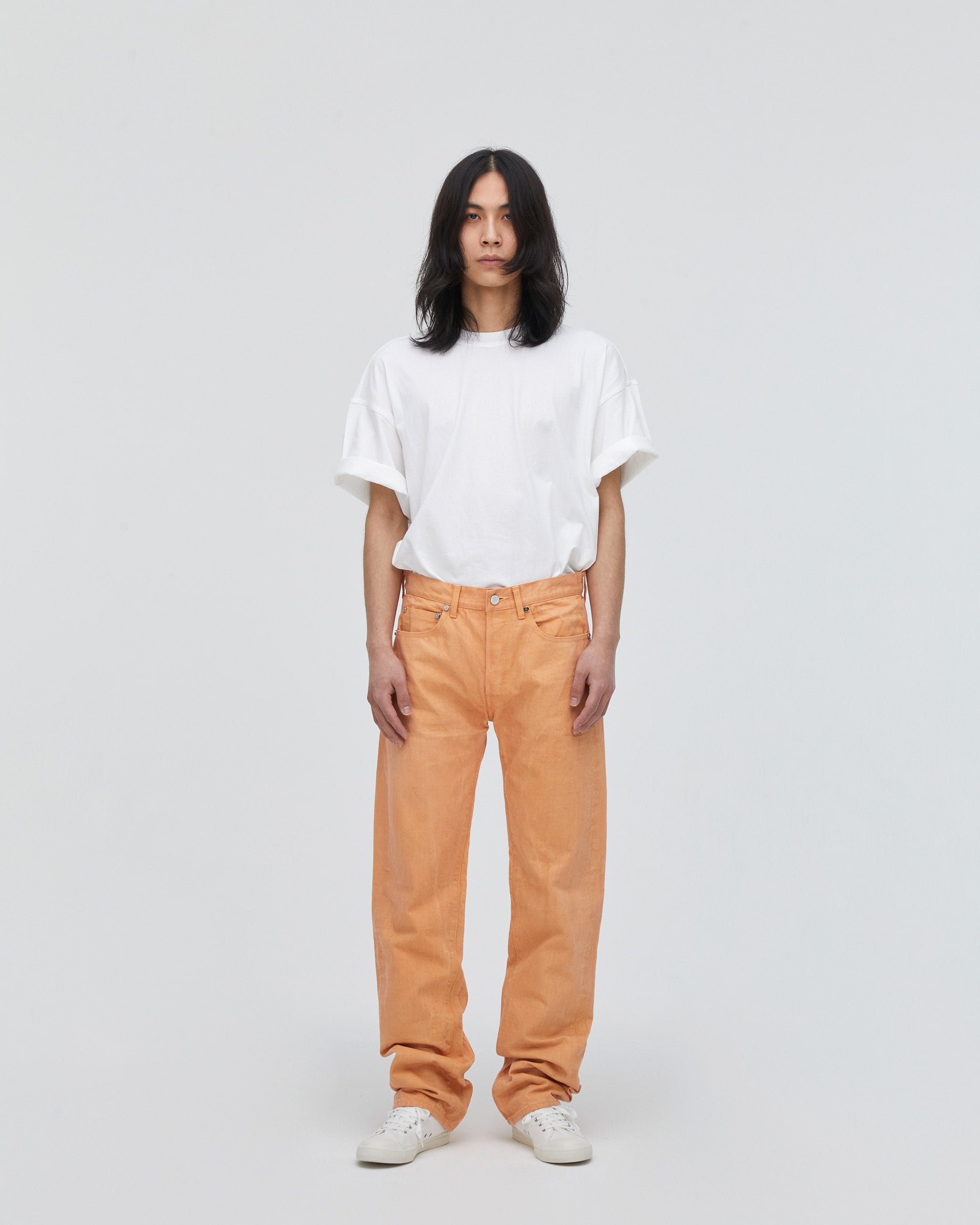 Standard Straight MODEL<br>フロントフィットスタイル<br>股下にスッキリと美しい三角形が見えるようにマチを施し立体的に仕上げています。