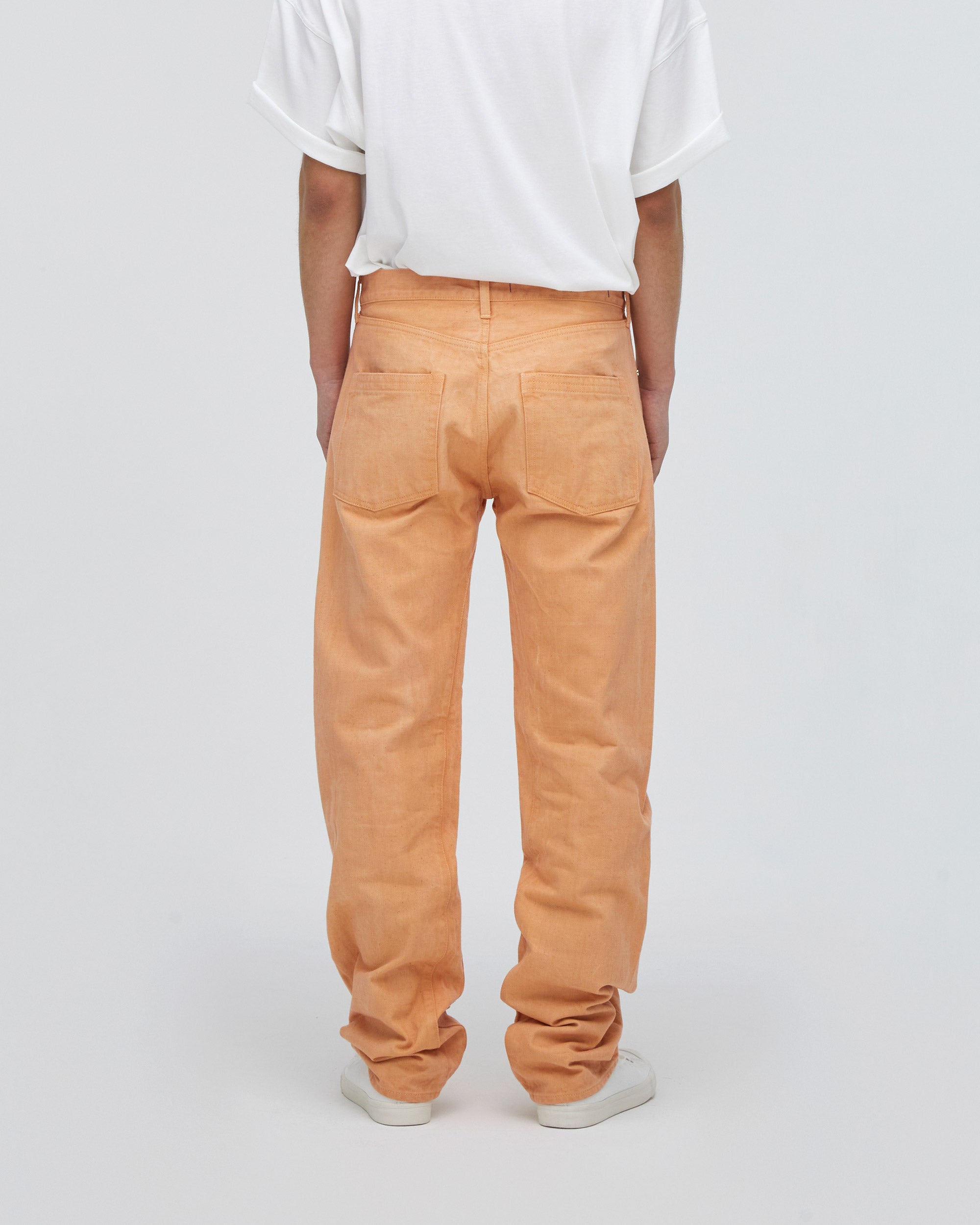 バックフィットスタイル<br>ヒップを包み込むように作った立体的なバックスタイルは小尻効果があります。