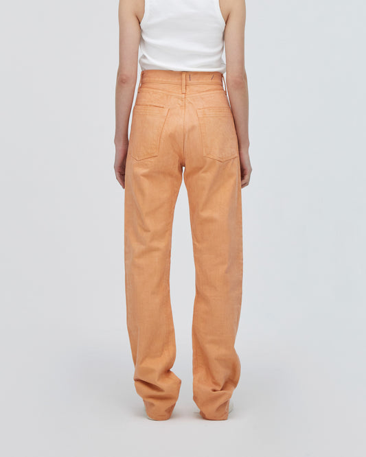 バックフィットスタイル<br>ヒップを包み込むように作った立体的なバックスタイルは小尻効果があります。