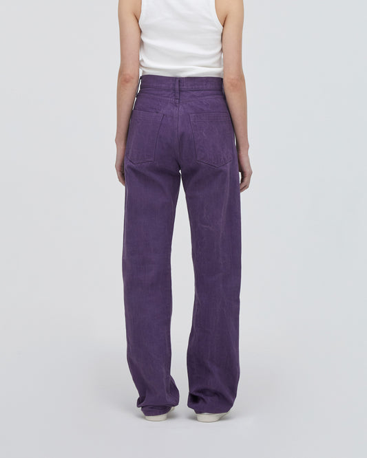 バックフィットスタイル<br>ヒップを包み込むように作った立体的なバックスタイルは小尻効果があります。