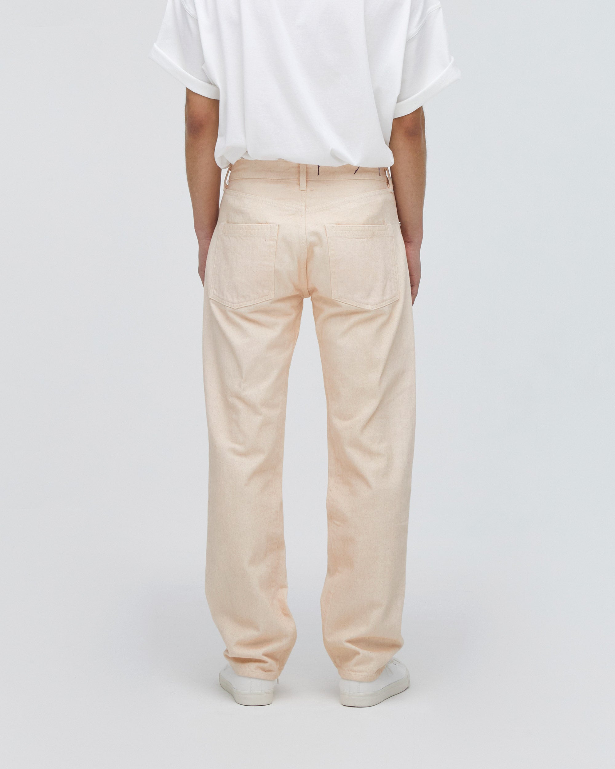 バックフィットスタイル<br>ヒップを包み込むように作った立体的なバックスタイルは小尻効果があります。