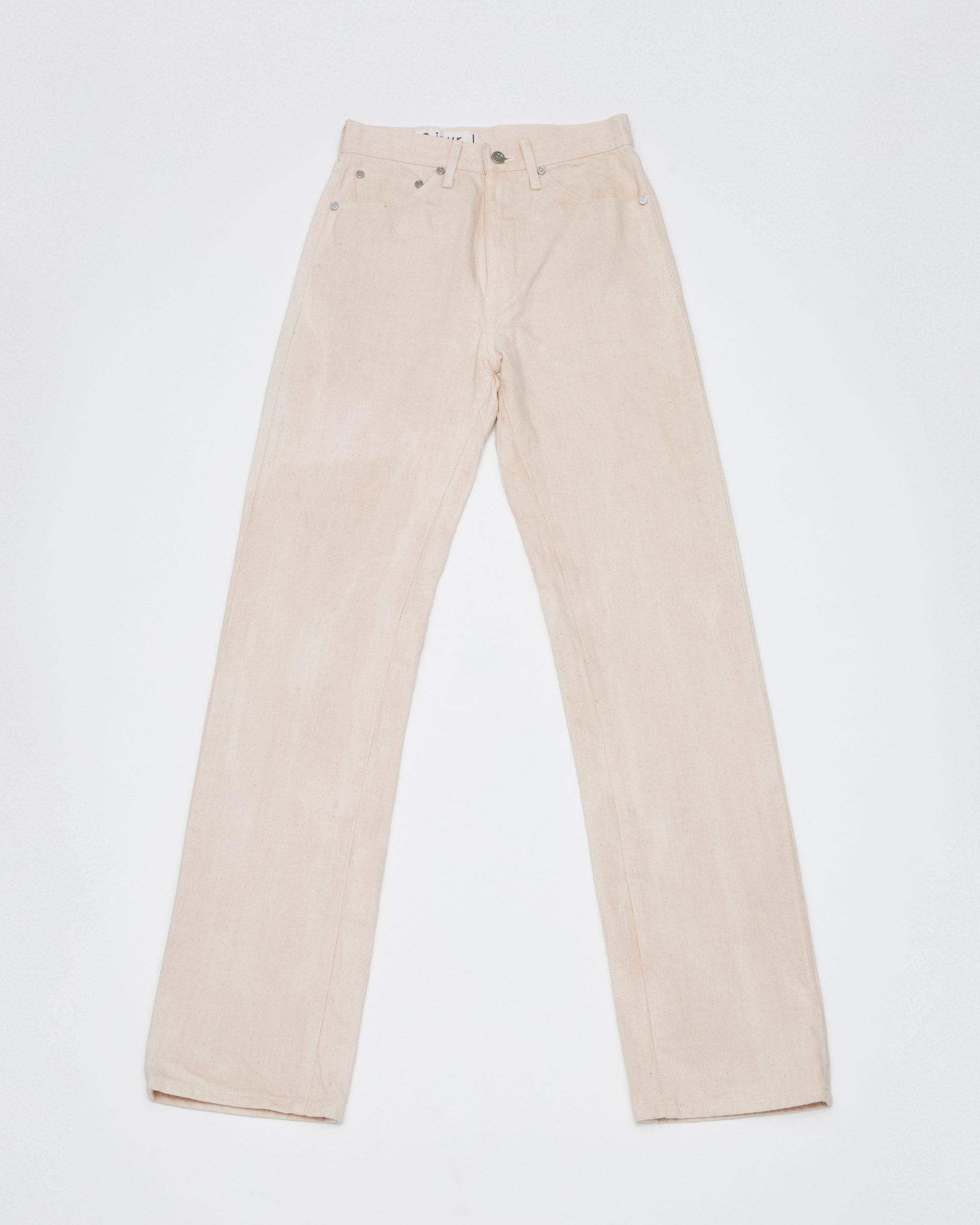 フロントプットスタイル<br>丸みのある立体的なフォルムに仕上げています。更に股下をスッキリと見せる事により脚が長く見えます。