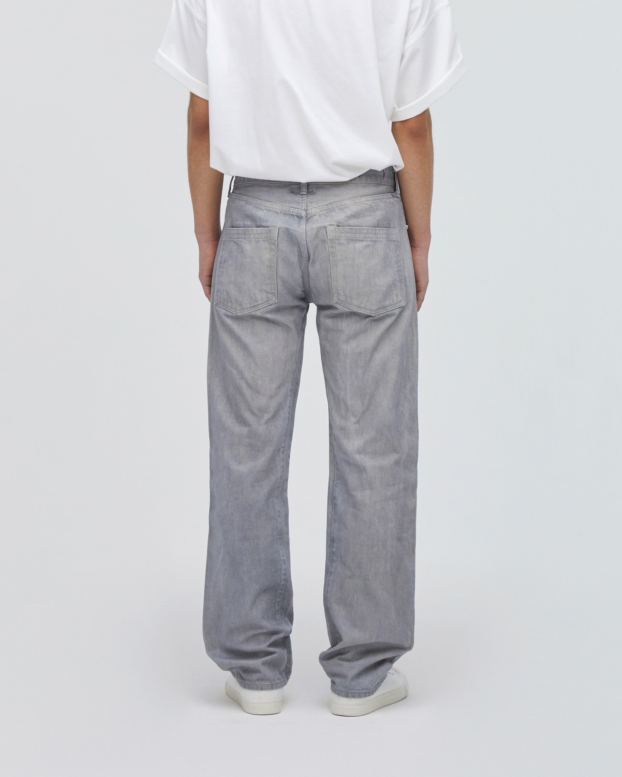 バックフィットスタイル<br>ヒップを包み込むように作った立体的なバックスタイルは小尻効果があります。