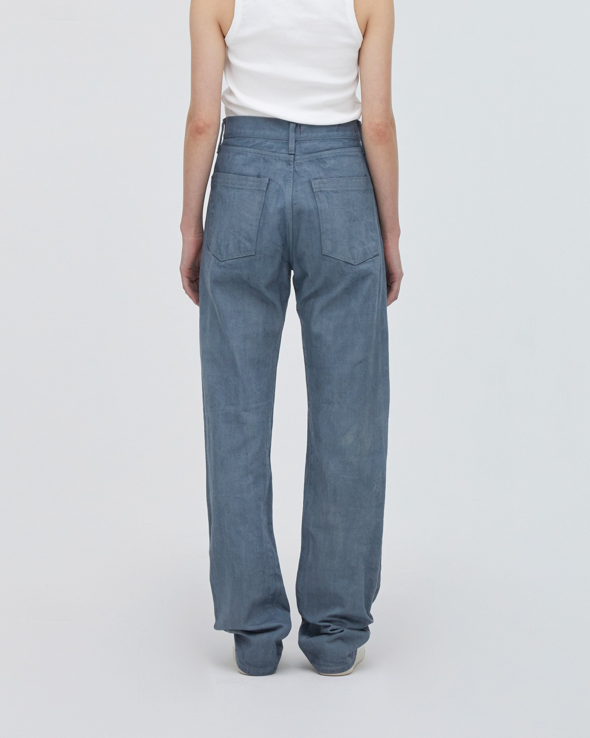 バックフィットスタイル<br>ヒップを包み込むように作った立体的なバックスタイルは小尻効果があります。