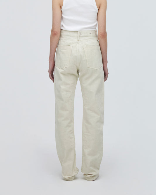 バックフィットスタイル<br>ヒップを包み込むように作った立体的なバックスタイルは小尻効果があります。