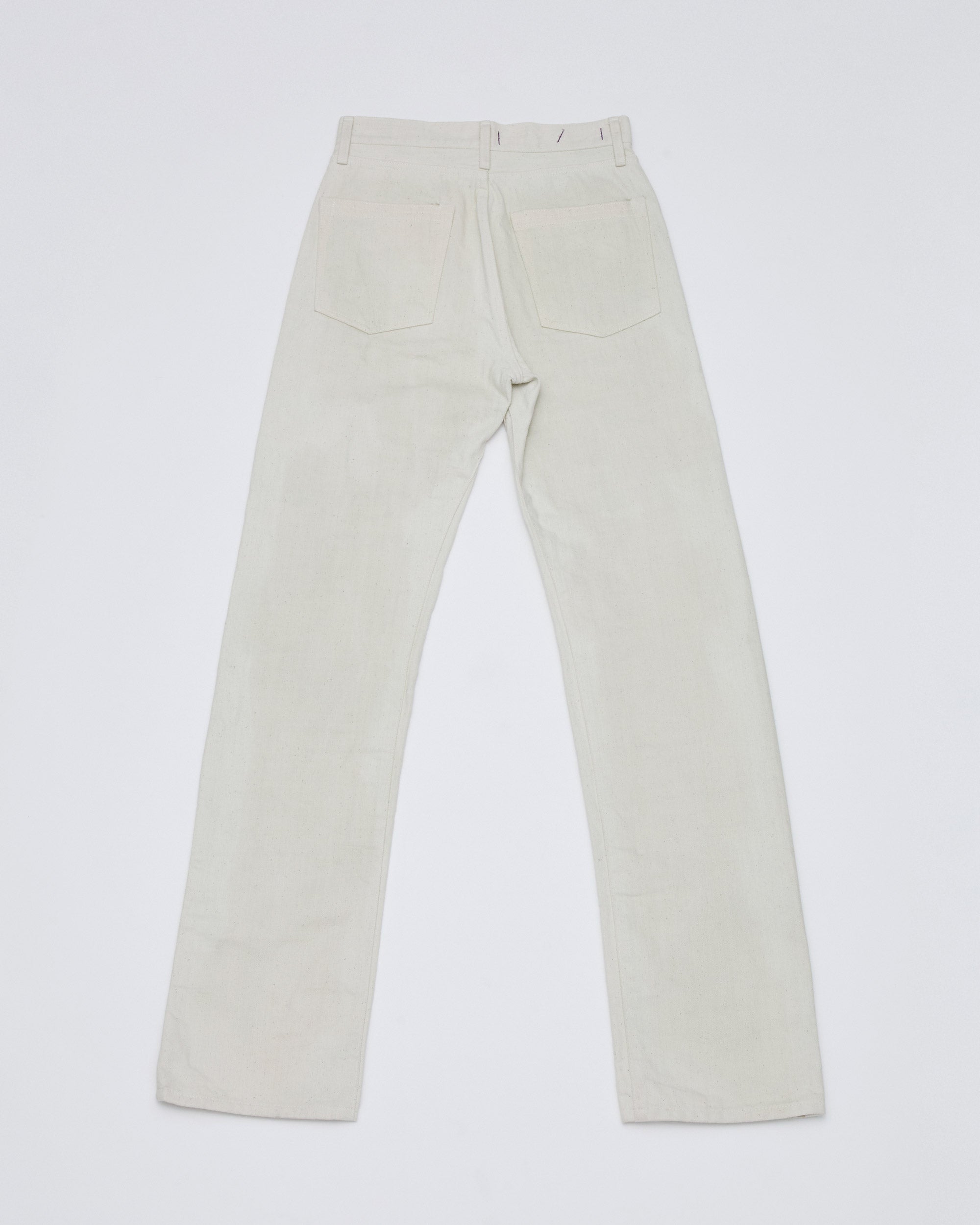 バックプットスタイル<br>ヨーク位置とポケット位置を上げることによりヒップUP効果があります。