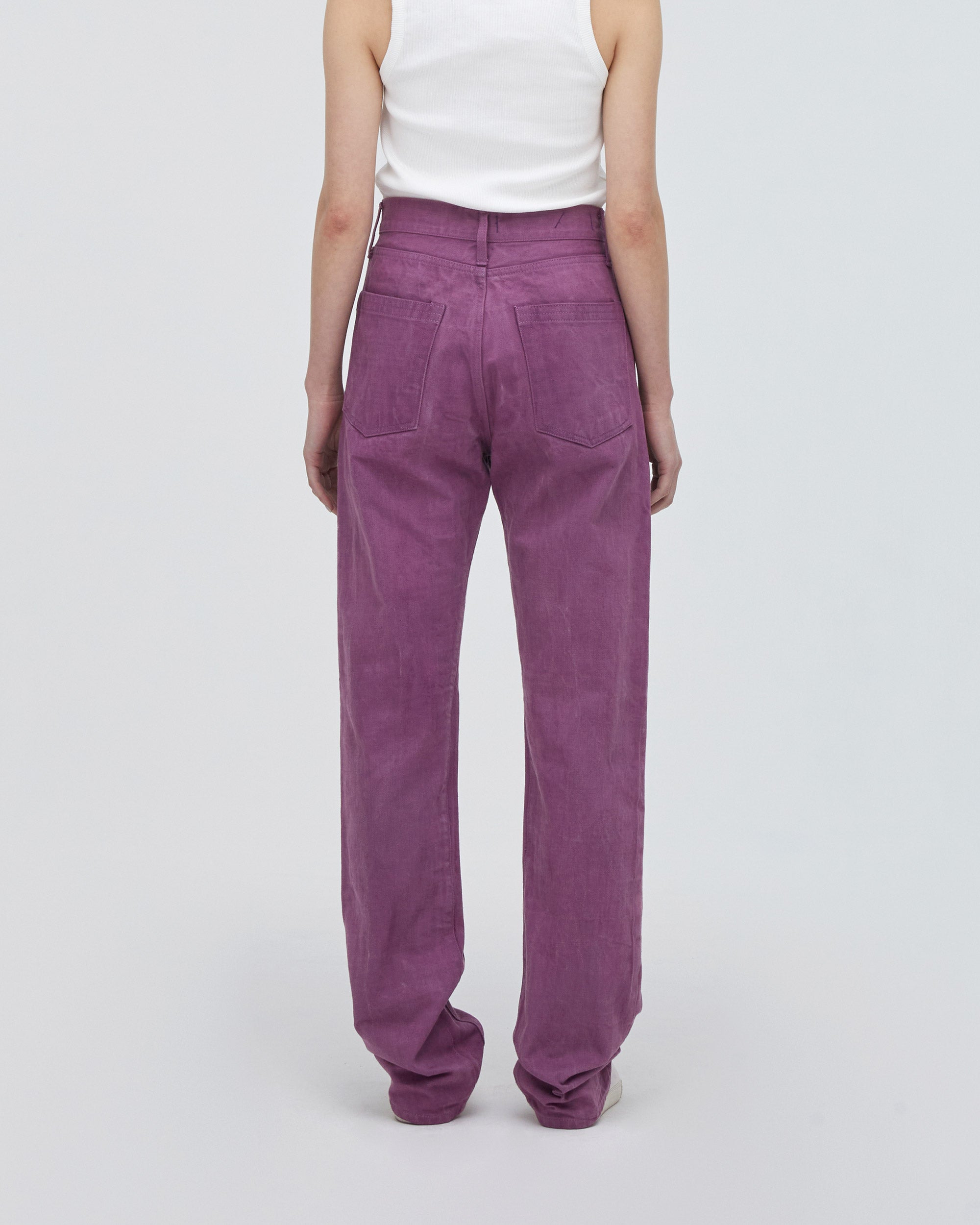 バックフィットスタイル<br>ヒップを包み込むように作った立体的なバックスタイルは小尻効果があります。