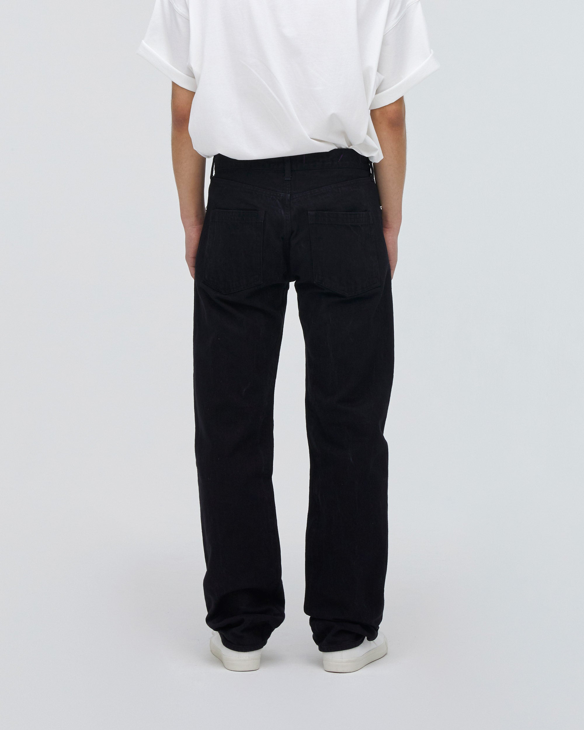 バックフィットスタイル<br>ヒップを包み込むように作った立体的なバックスタイルは小尻効果があります。