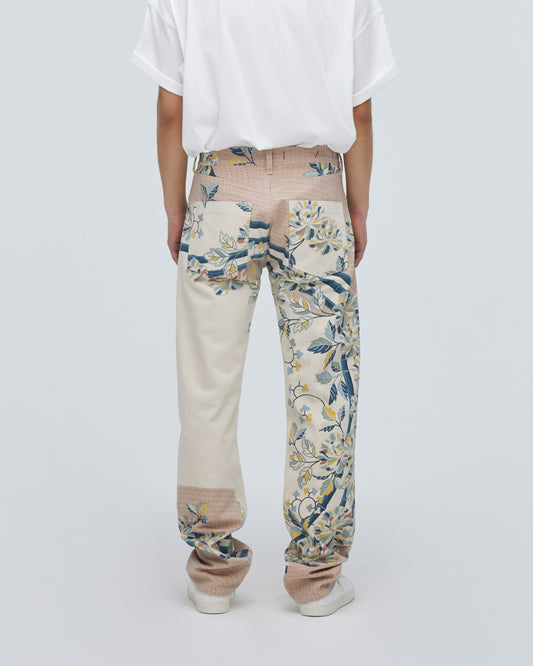 バックフィットスタイル<br>ヒップを包み込むように作った立体的なバックスタイルは小尻効果があります。